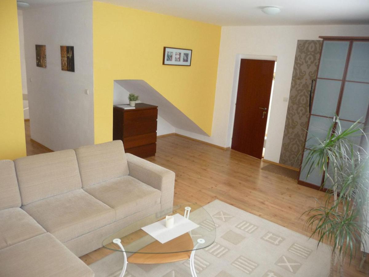 Ubytovanie City Apartman Trencianske Teplice Exterior photo